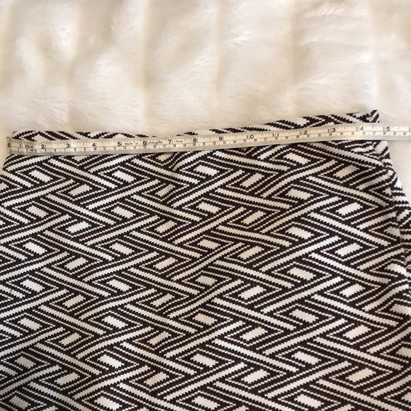 Zara Patterned Mini Skirt - Picture 2 of 4